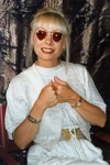 omnec_frau-mit-herz